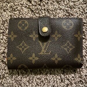 Vintage Louis Vuitton Monogram Canvas Brown Snap Compact KisslockWallet